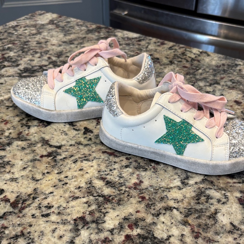 SweetHoney White and Silver Kids Sneakers with Green Star - Picture 5 of 8